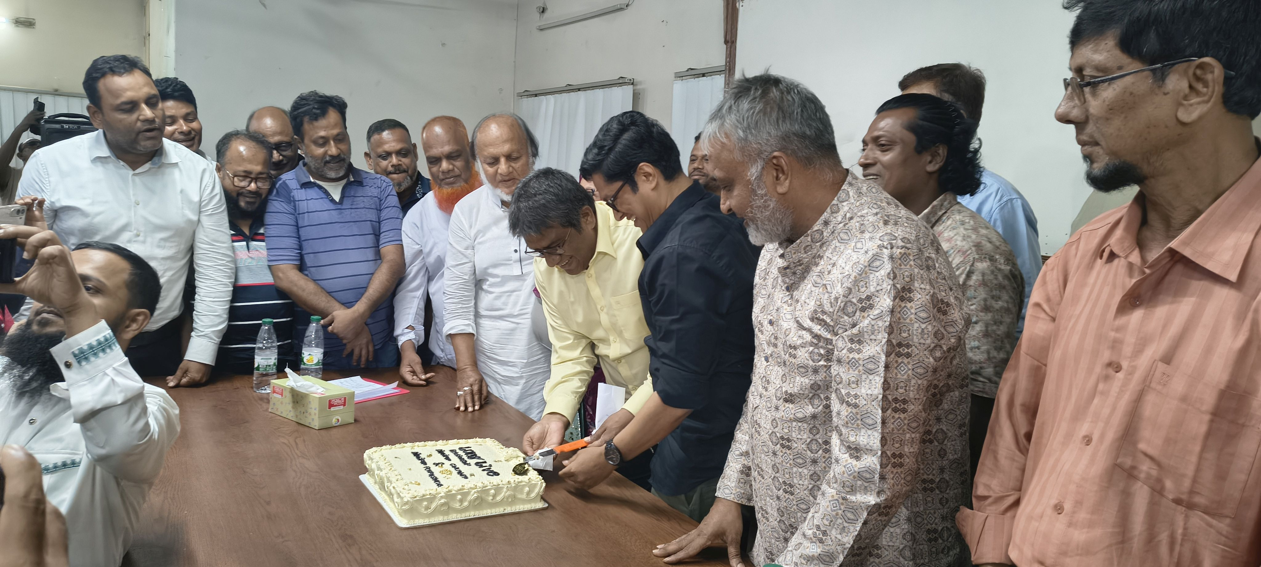 দিনাজপুর পৌরসভার উন্নয়নের লক্ষ্যে পৌরসভা কর্তৃক আয়োজিত মতবিনিময় সভা দিনাজপুর চেম্বার অব কমার্স এন্ড ইন্ডাস্ট্রি’র মিলনায়তনে অনুষ্ঠিত হয়।