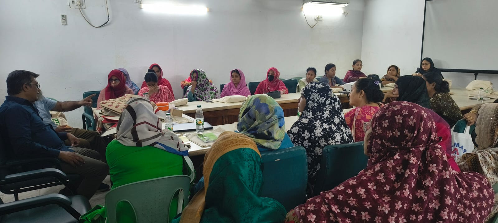 ৫ দিনব্যাপী ‘‘বহুমুখী পাটজাত পণ্য তৈরী” বিষয়ক প্রশিক্ষণ-২০২৬ চেম্বার ভবনে অনুষ্ঠিত